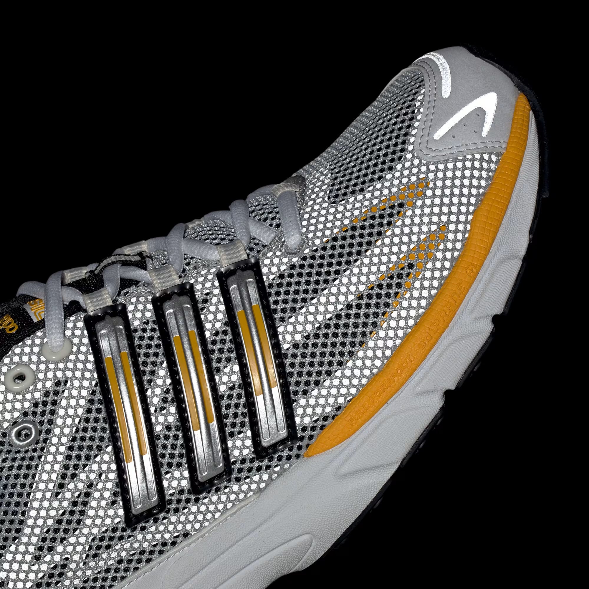 Adistar Cushion Everyday Sneakers